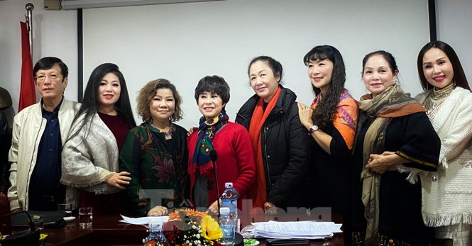 Bà bầu Thanh Hoa 'đòi' được tiền quyền liên quan cho nghệ sĩ biểu diễn - ảnh 2