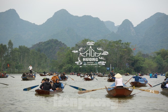 Chùa Hương dự kiến đón gần 5 vạn khách ngày khai hội - ảnh 10