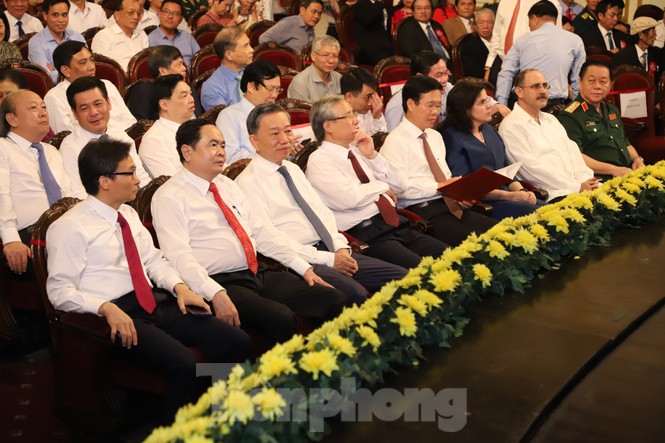 Toàn cảnh lễ trao giải tác phẩm học tập Chủ tịch Hồ Chí Minh - ảnh 2