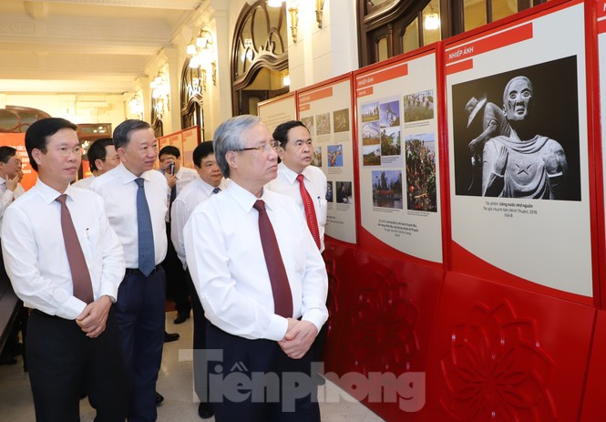 Toàn cảnh lễ trao giải tác phẩm học tập Chủ tịch Hồ Chí Minh - ảnh 1