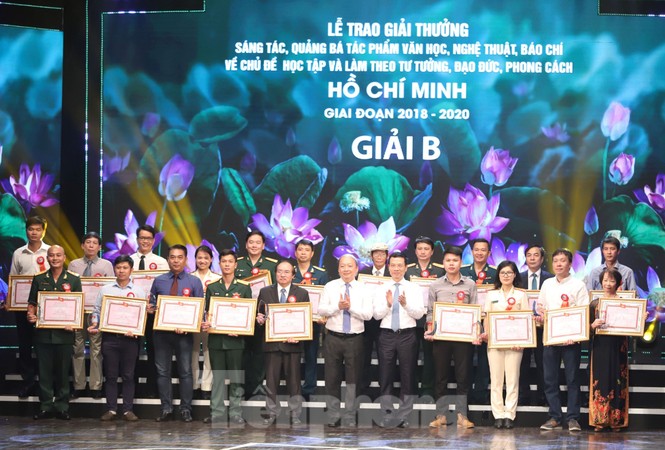 Toàn cảnh lễ trao giải tác phẩm học tập Chủ tịch Hồ Chí Minh - ảnh 6