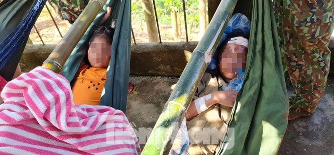 Người mẹ ôm con thoát nạn vụ sạt lở ở Quảng Nam - ảnh 8