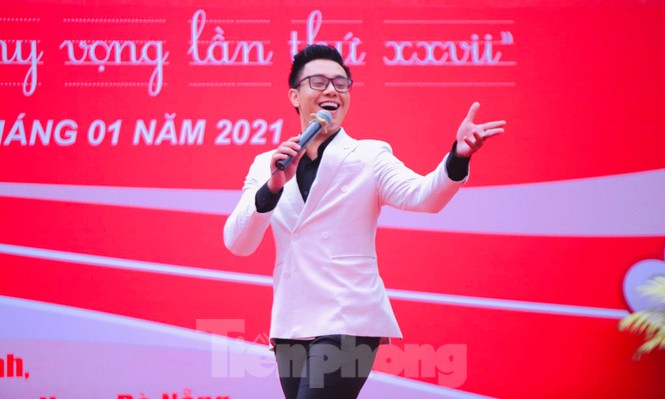 Giọt máu ấm giữa ngày đông lạnh - ảnh 26