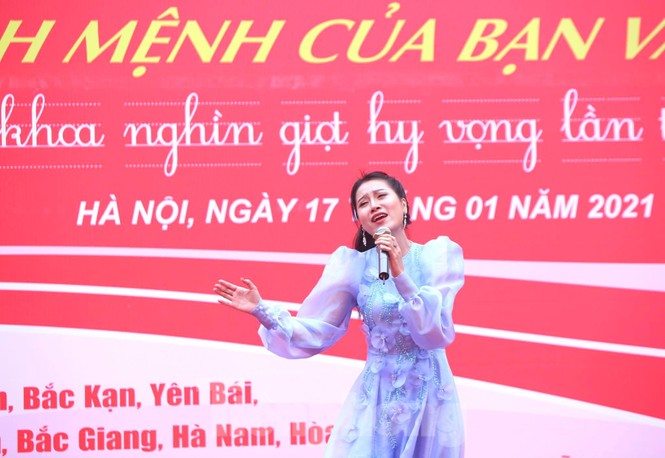 Giọt máu ấm giữa ngày đông lạnh - ảnh 27