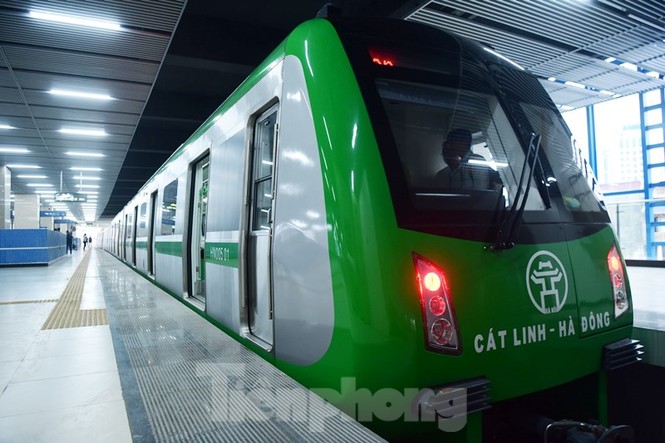 Tàu Cát Linh - Hà Đông 'lăn bánh' ra sao sau 3 ngày đầu chạy tổng thể? - ảnh 1