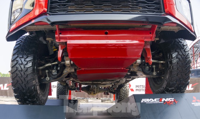 'Cận cảnh' chiếc xe cùng đội đua Việt Nam chinh phục giải Rally châu Á - ảnh 5