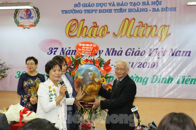Phó Thủ tướng dự lễ kỷ niệm 20/11 tại ngôi trường 'không chọn lọc đầu vào' - ảnh 3