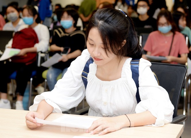Thí sinh tấp nập về các trường Đại học xác nhận nhập học - ảnh 3