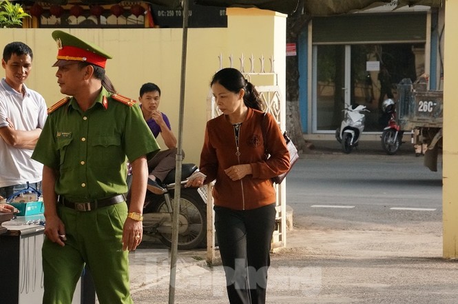 Xử gian lận thi ở Sơn La: Không giao việc, triệu tập 27 nhân chứng quan trọng - ảnh 4