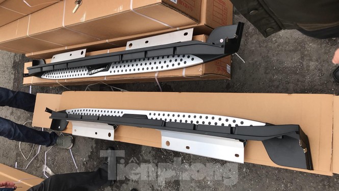 Cận cảnh container phụ kiện ô tô Trung Quốc không khai báo hải quan - ảnh 7