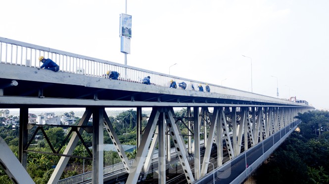 Mặt cầu Thăng Long đang được sửa ra sao? - ảnh 6