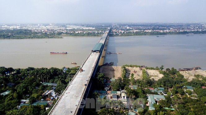 Mặt cầu Thăng Long đang được sửa ra sao? - ảnh 1