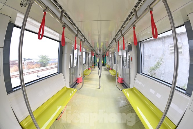 Nội thất hiện đại của tàu tuyến metro Nhổn - ga Hà Nội - ảnh 8