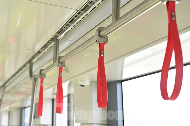 Nội thất hiện đại của tàu tuyến metro Nhổn - ga Hà Nội - ảnh 6