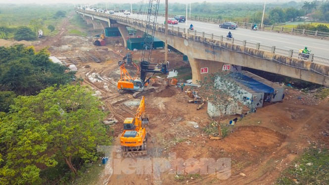 Cận cảnh đại công trường cầu Vĩnh Tuy 2 'nghìn tỷ' vượt sông Hồng - ảnh 10