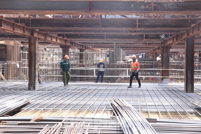 Ngắm kiến trúc sang chảnh, lung linh của Ga ngầm Nhà hát Thành phố thuộc tuyến Metro số 1 - ảnh 5