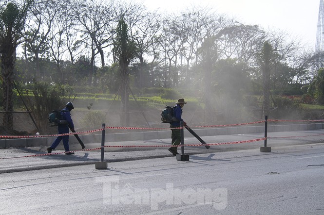 Hà Nội: Thi công vô trách nhiệm, dùng máy thổi bụi bay lên trời - ảnh 7