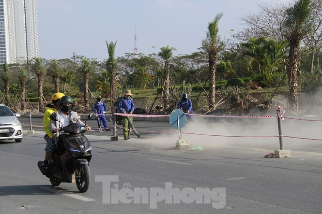 Hà Nội: Thi công vô trách nhiệm, dùng máy thổi bụi bay lên trời - ảnh 8