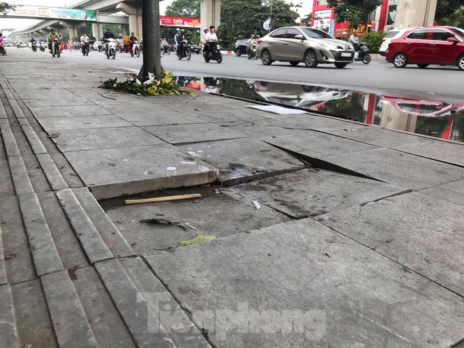 Hà Nội: Vỉa hè lát đá 'trăm tỷ' đường Nguyễn Trãi hư hỏng, vỡ vụn - ảnh 4