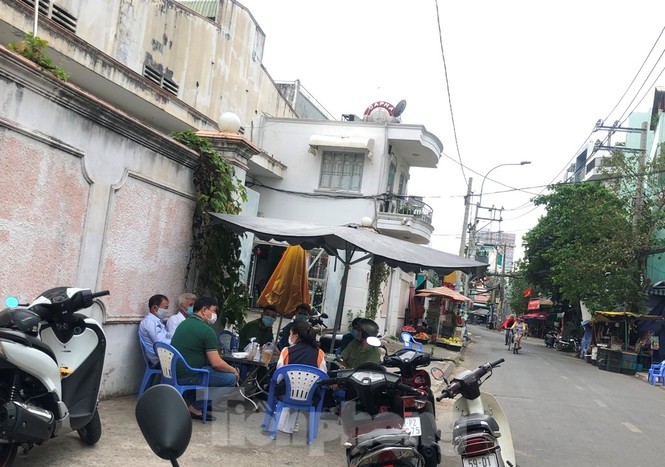 TPHCM: Phong tỏa, cách ly ngôi nhà người phụ nữ nhập cảnh 'chui' ở Q.Tân Phú - ảnh 2