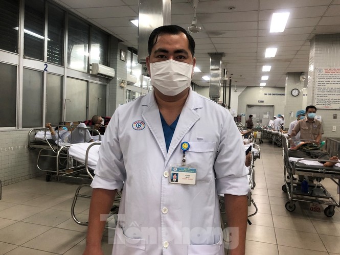 Cận cảnh đêm trắng cấp cứu bệnh nhân ngày Tết - ảnh 5