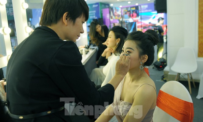 Hotgirl Việt khoe sắc cùng Hoa hậu Hàn Quốc - ảnh 8