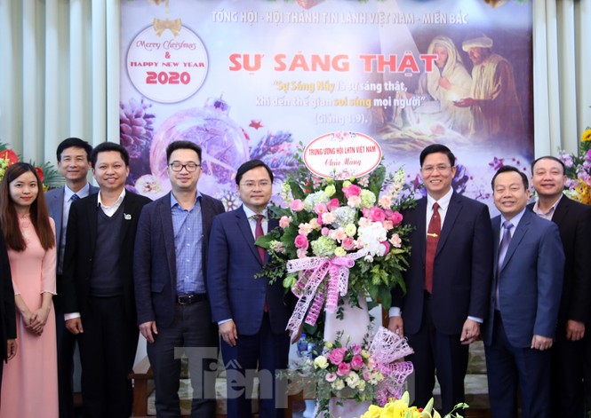 Chủ tịch T.Ư Hội LHTN Việt Nam chúc mừng mùa Giáng sinh - ảnh 1