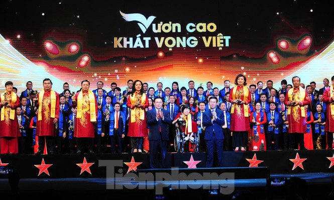 Bất ngờ xuất hiện doanh nhân trẻ Sao Đỏ thứ 11 - ảnh 13