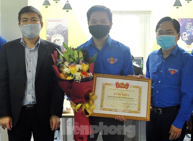 T.Ư Đoàn tặng bằng khen đội ngũ xây dựng ứng dụng NCOVI khai báo y tế - ảnh 1