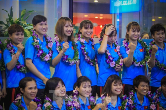 Tuyển nữ 'vinh quy bái tổ', HLV Mai Đức Chung tiết lộ bí quyết thắng Thái Lan - ảnh 10