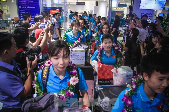 Tuyển nữ 'vinh quy bái tổ', HLV Mai Đức Chung tiết lộ bí quyết thắng Thái Lan - ảnh 1