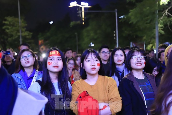 CĐV Hà Nội 'vỡ òa' trước những bàn thắng của U22 Việt Nam - ảnh 4