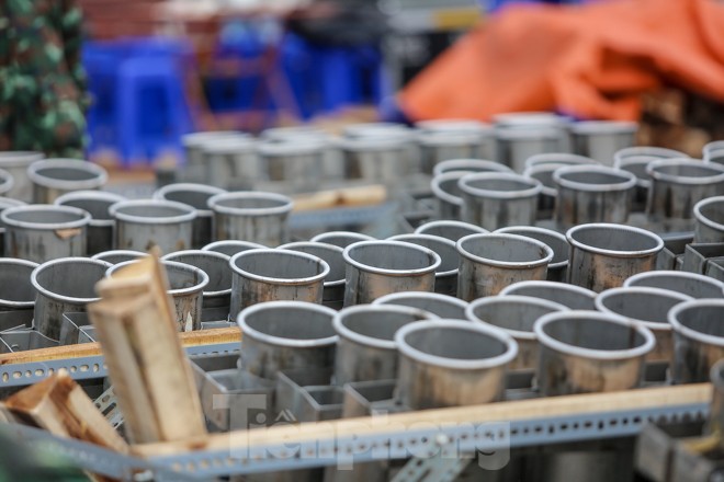 Tận thấy trận địa pháo hoa bên Hồ Tây trước giờ khai hỏa - ảnh 12