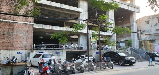 Tòa nhà “chọc trời” bỏ hoang giữa trung tâm thành phố Hải Phòng - ảnh 3