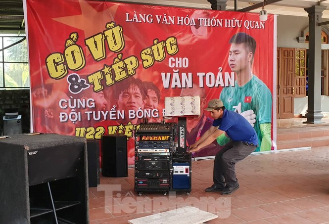 Hải Phòng rực đỏ cờ hoa trước trận chung kết - ảnh 11