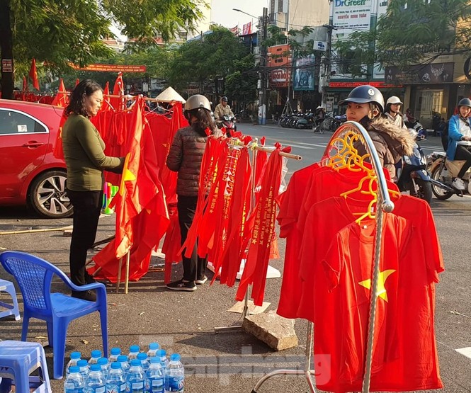 Hải Phòng rực đỏ cờ hoa trước trận chung kết - ảnh 3