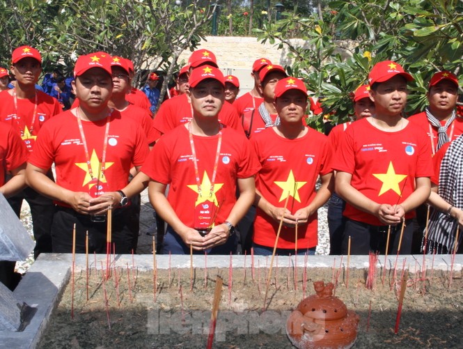 Hành trình “Tôi yêu Tổ quốc tôi” tưởng niệm các chiến sĩ Gạc Ma - ảnh 1