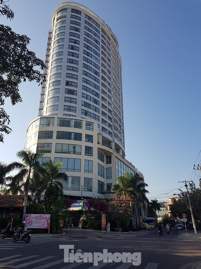 Đang bị điều tra, ông chủ khách sạn Bavico Nha Trang tiếp tục bị khởi tố tội lừa đảo - ảnh 1