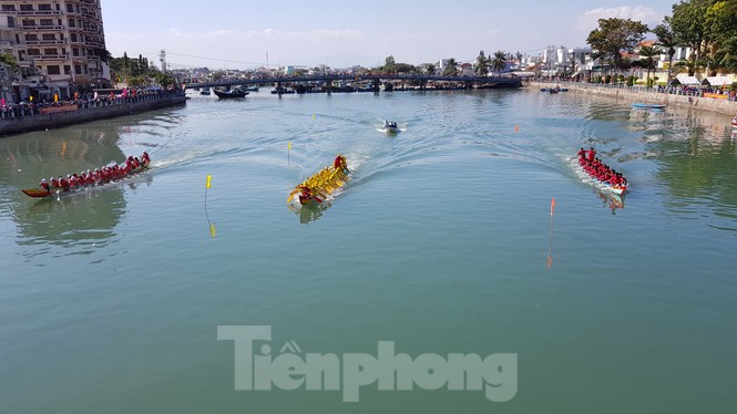 Tưng bừng lễ hội đua thuyền trên sông Cà Ty - ảnh 3