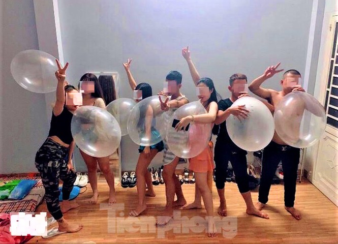 Khởi tố 4 đối tượng sau vụ tổng truy quét các tụ điểm thác loạn - ảnh 2