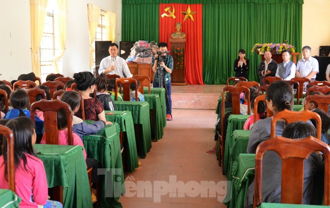Áo ấm mùa đông cho các trò nhỏ sắp được vào Ký túc xá 115 - ảnh 5