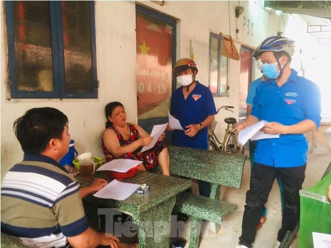 Hình ảnh đẹp của Đoàn thanh niên giúp dân chống dịch virus corona - ảnh 3