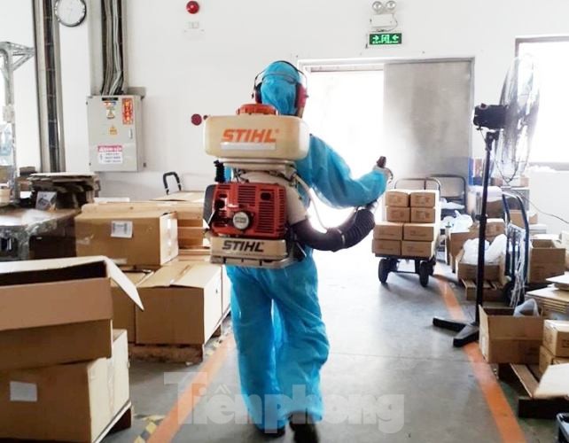 DN sáng tạo nơi ăn uống cho người lao động thời dịch COVID-19 - ảnh 4