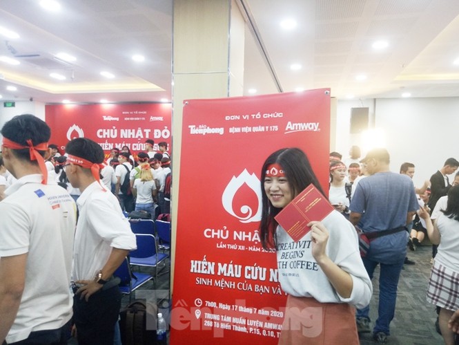 Nụ cười ‘tỏa nắng’ của các bạn trẻ tại ngày hội hiến máu Chủ nhật đỏ - ảnh 5