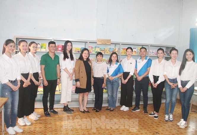Người đẹp nhân ái và thí sinh HHVN 2020 mang sách đến trẻ em vùng sâu - ảnh 3