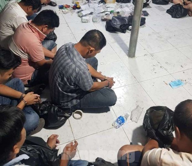 Bên trong sòng bạc quy mô lớn vừa bị triệt xóa ở Bình Dương - ảnh 2