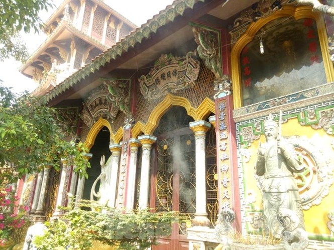 Huyền bí ngôi chùa ‘độc nhất vô nhị’ ở Bình Dương - ảnh 7