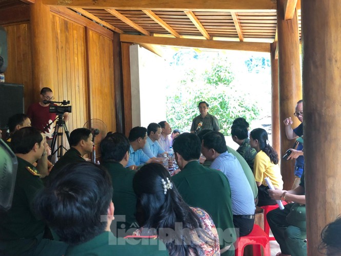 Trưởng ban Tổ chức Trung ương thăm hỏi, chỉ đạo khắc phục hậu quả mưa lũ - ảnh 5