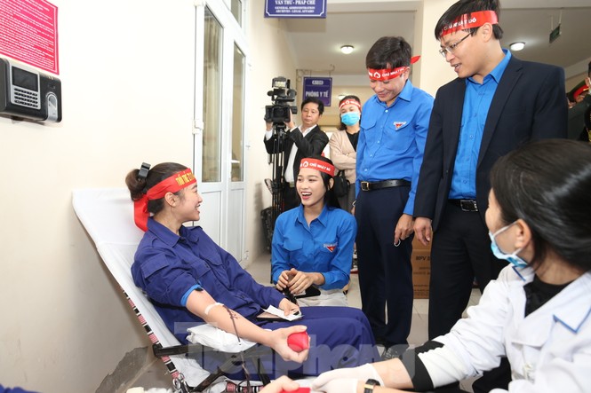 Hơn 100 đoàn viên thanh niên Z111 tham gia hiến máu tại ngày hội Chủ nhật Đỏ - ảnh 5