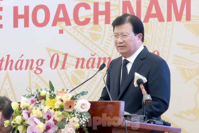 Phó Thủ tướng nhắc Bộ GTVT về quá tải hàng không - ảnh 1